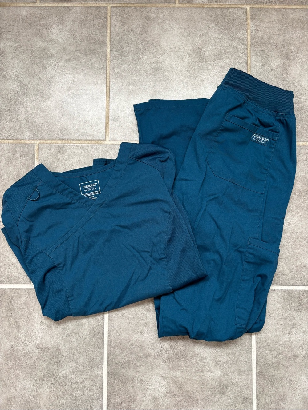 Cherokee Workwear Teal V-Neck Scrub Top and Drawstring Pants